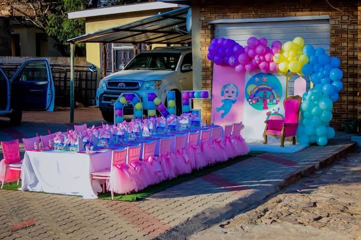 Outdoor kids party setup